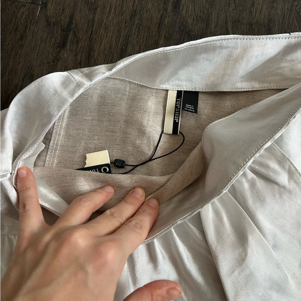 Topshop Iridescent White Mini Skirt NWT 6 - Picture 3 of 4